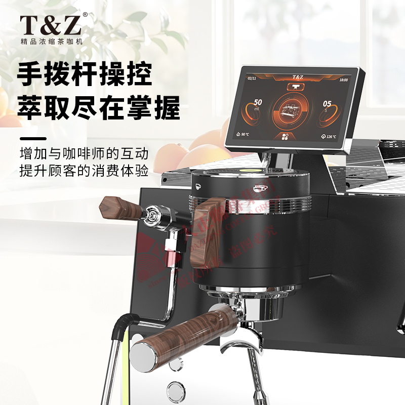 ① 萃取咖啡时可以实时显示萃取数据（萃取时间、流速、萃取量），可直接根据数据判断萃取状态，出品品质有保障

②　锅炉温度可调节，可适配不同配方

③　统一萃取标准，通过萃取参数复制功能，能确保每个机头在萃取咖啡时都遵循相同的萃取参数,萃取效果保持一致

④　饱和式冲煮头,确保水温的稳定性和一致性

⑤　PID控温技术
             
 　
⑥可自由设定预浸泡的时间、水量等参数，精准控制咖啡粉与水的接触程度

⑦　出品数据统计,助力门店运营，洞悉门店峰谷时段

⑧　一键逆冲洗功能

⑨　具备电子防干烧功能、电子过热保护功能、机械式超压保护等多重安全防护功能，使用更安心

⑩　热水带冷热混合功能
